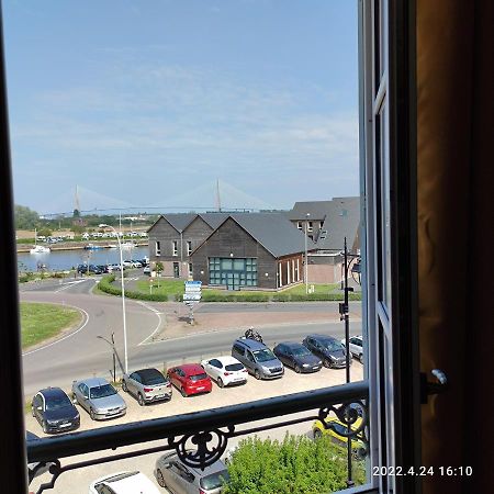 Apartamento Les Mouettes Du Port Honfleur Exterior foto